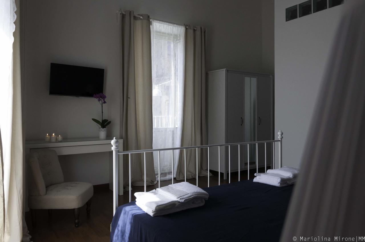 카타니아 I Balconi Sul Castello B&B 외부 사진