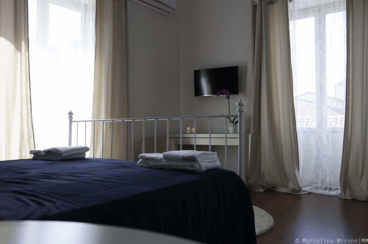카타니아 I Balconi Sul Castello B&B 외부 사진